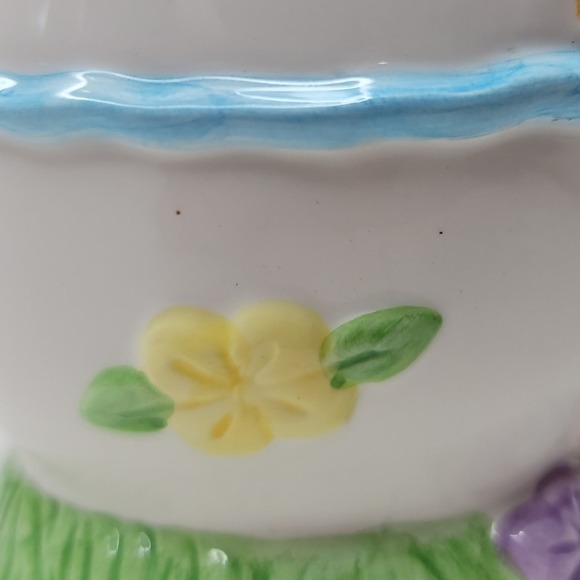 Vintage Ceramic Easter Cottage Egg Container Candy Holder Girl Bunny Rabbit Box - Picture 8 of 9